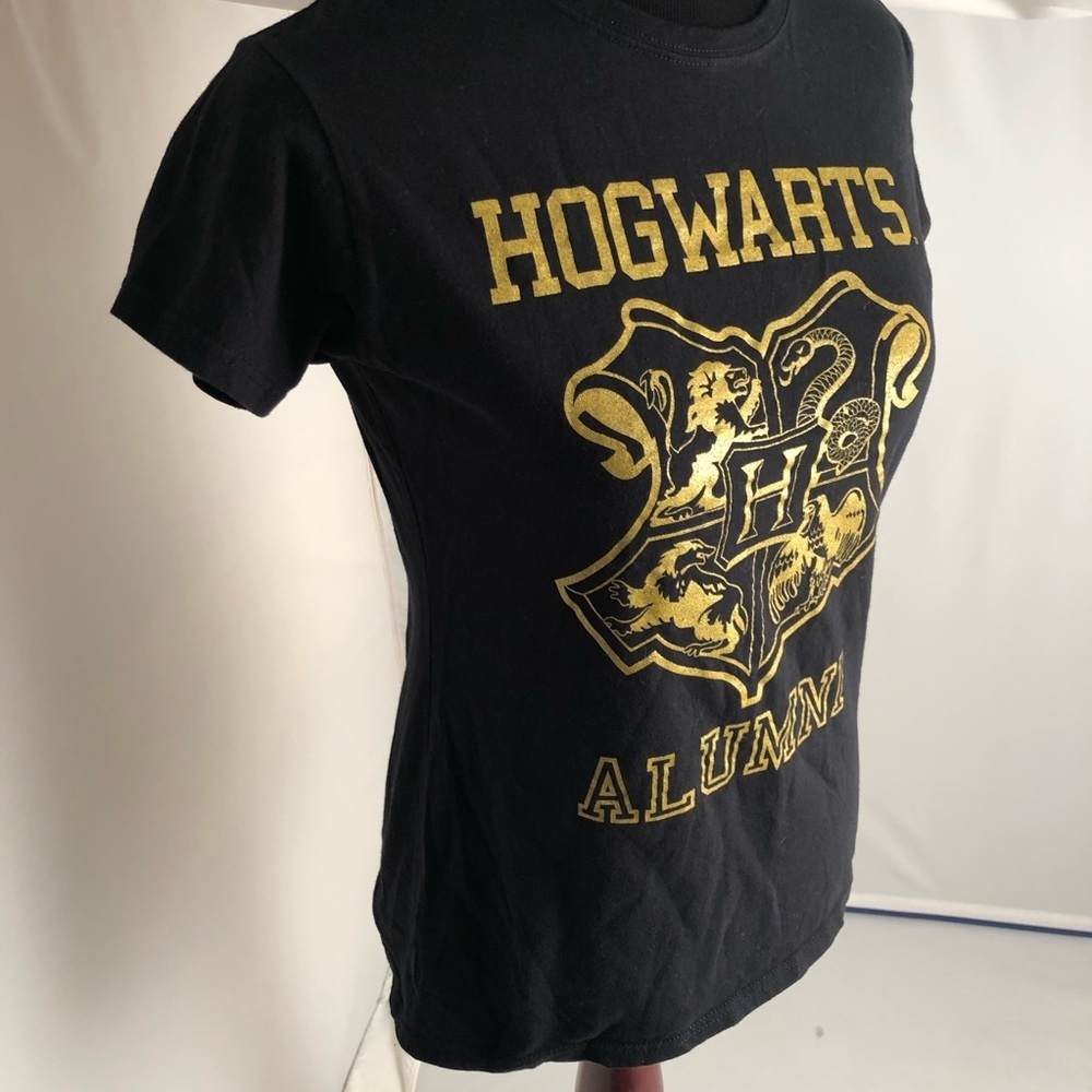 Harry Potter Hogwarts Alumni black and gold t-shirt L - Picture 2 of 7